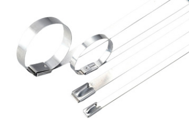 為什么不銹鋼扎帶能用于腐蝕、潮濕等環境中？