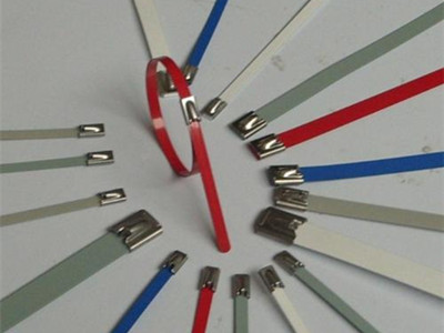 為何很多工廠都使用不銹鋼扎帶？